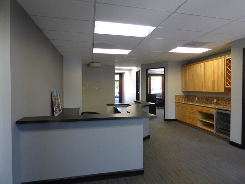 More Photos Of 201 Lafayette Cir, Lafayette Office For Lease