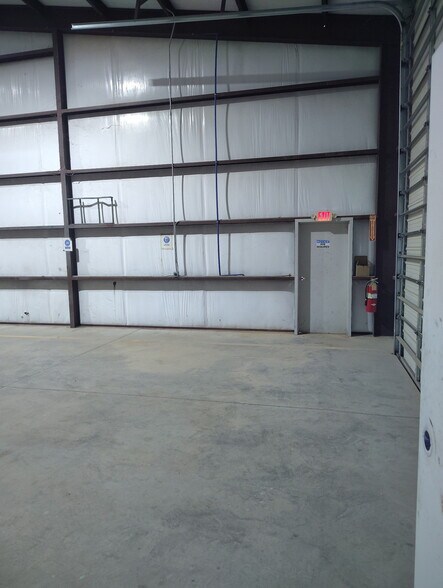 More Photos Of 155 US 285 N hwy, Pecos Warehouse For Sale
