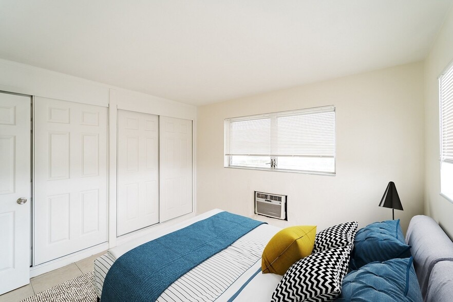 More Photos Of 1241-1251 W River Dr, Margate Apartments For Sale