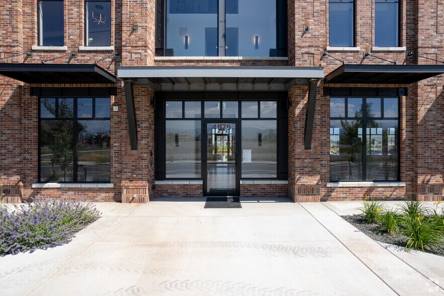 More Photos Of 4575 Valley Commons Dr, Bozeman Office For Lease
