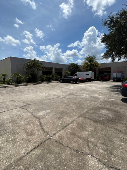 More Photos Of 1425-1431 Chaffee Dr, Titusville Light Manufacturing For Lease