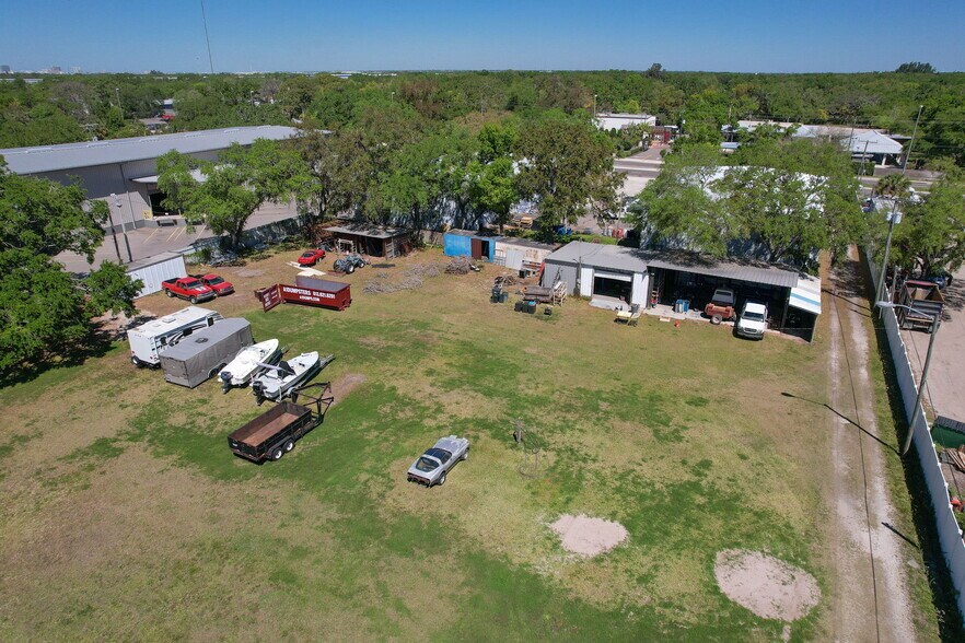 More Photos Of 5921 Causeway Blvd, Tampa Flex For Sale