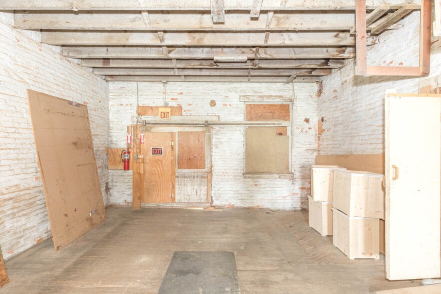 More Photos Of 1340 W Main St, Wytheville Loft Creative Space For Sale