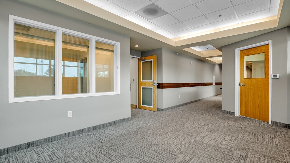 More Photos Of 693 Ray J. Glatt Cir, Woodburn Medical For Sale