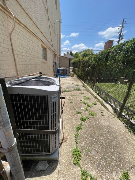 More Photos Of 2400 Delachaise St, New Orleans Specialty For Sale