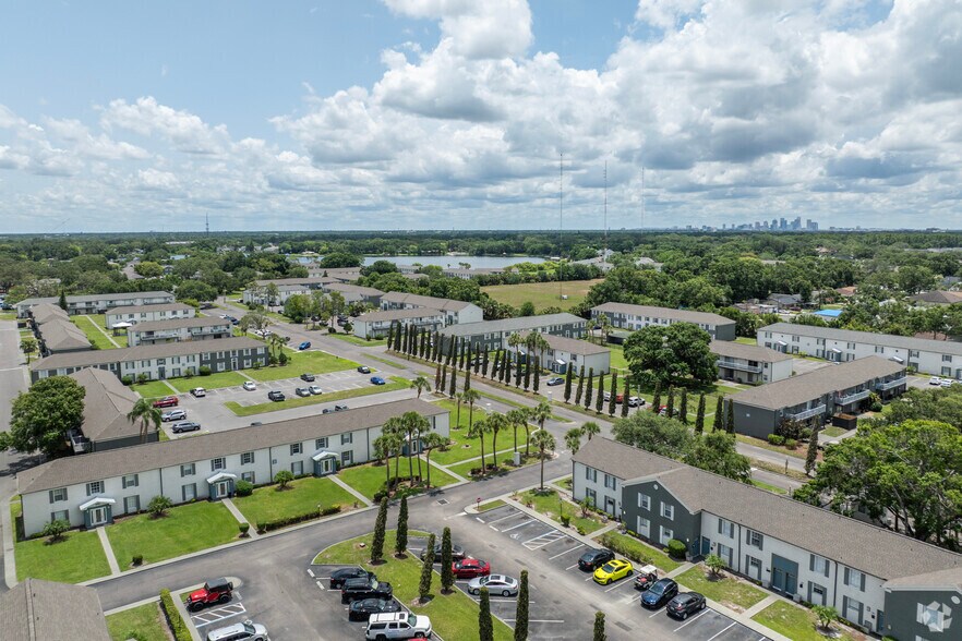More Photos Of 6900 Concord Dr, Tampa Apartments For Sale
