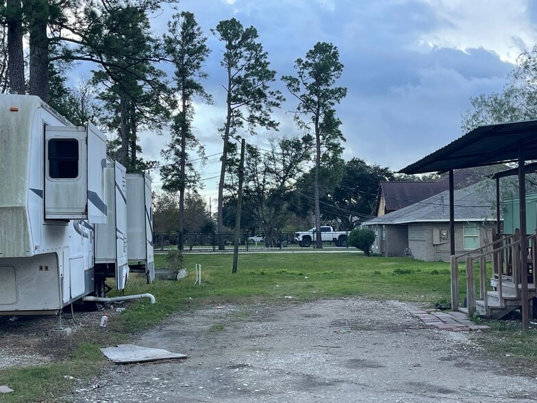 More Photos Of 7535 Nodding Pines Ln, Houston Manufactured Housing Mobile Home Park For Sale