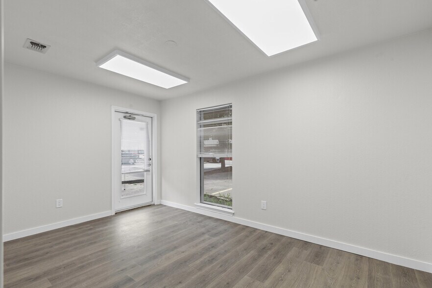 More Photos Of 601 Omega Dr, Arlington Medical For Lease