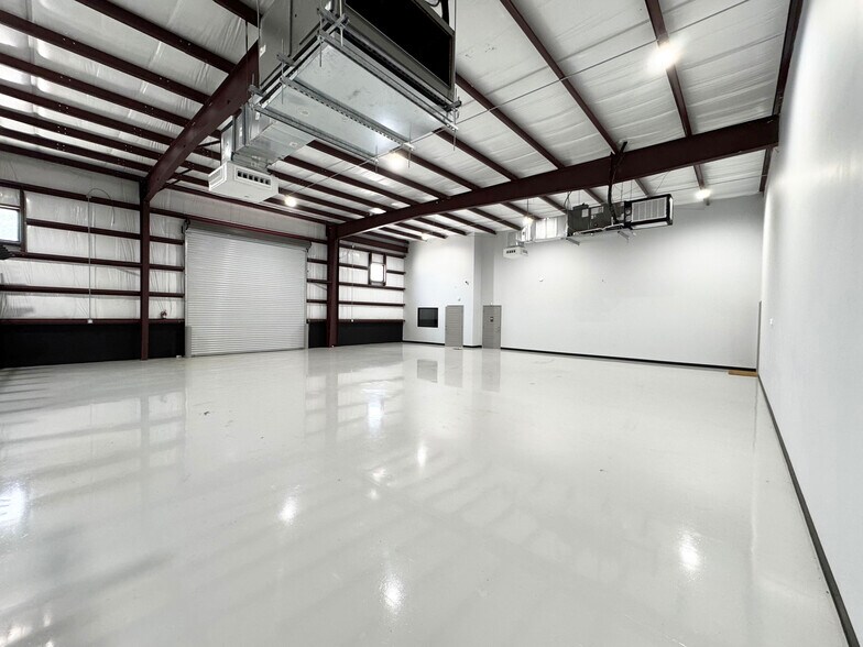More Photos Of 27435 Oak Ridge North School Rd, Conroe Industrial For Lease