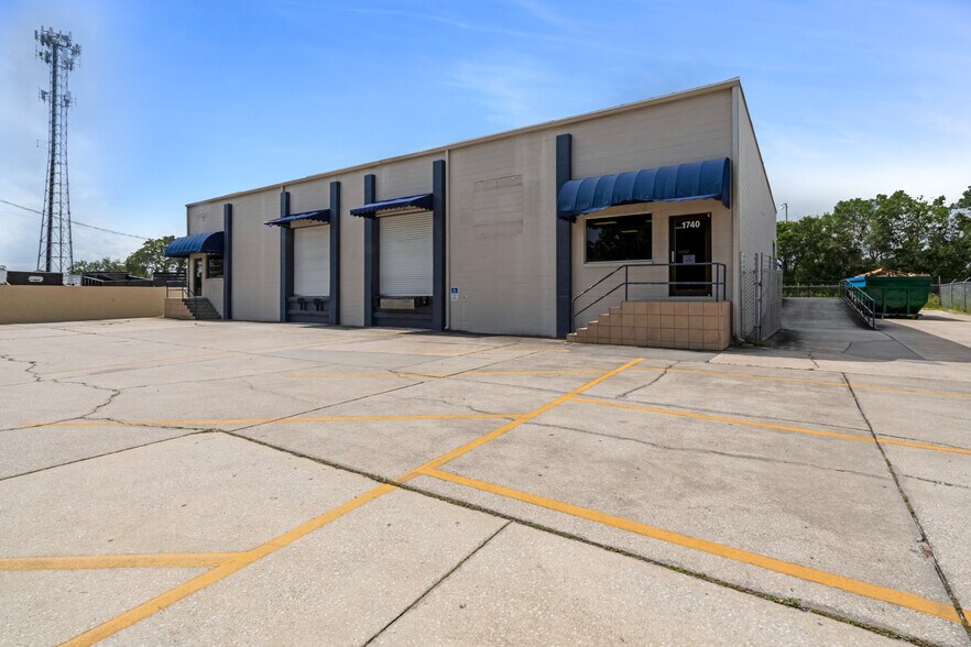 More Photos Of 1740 Segrave St, Daytona Beach Warehouse For Lease
