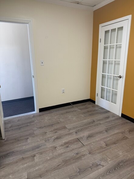 More Photos Of 44 Atlantic Ave, Lynbrook Storefront Retail Office For Lease