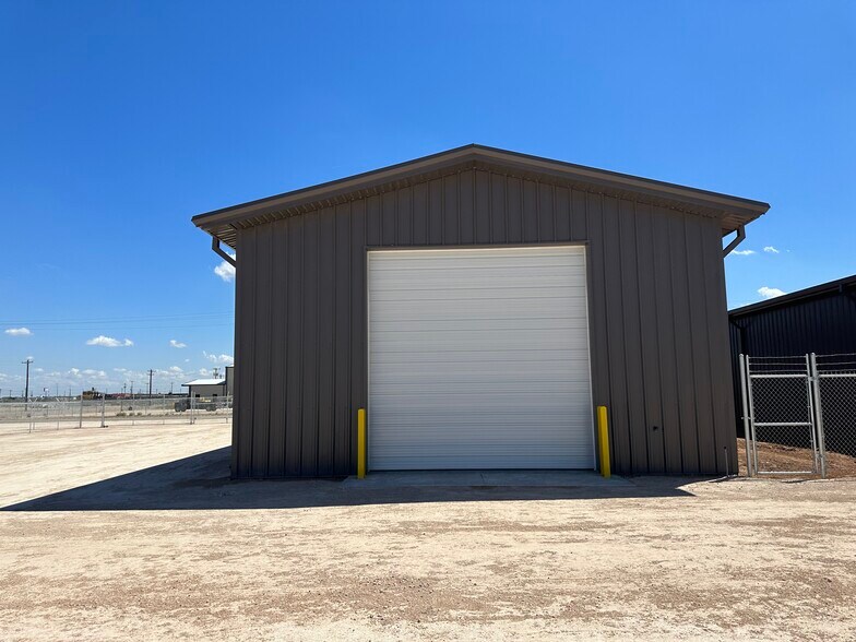 More Photos Of 1608 S County Road 1101, Midland Warehouse For Lease