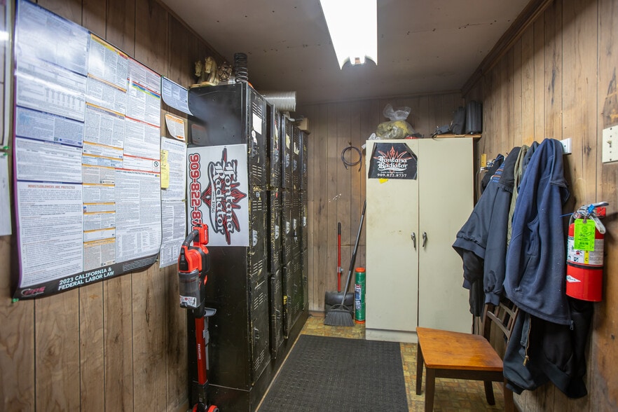 More Photos Of 17635 Arrow Blvd, Fontana Service For Sale