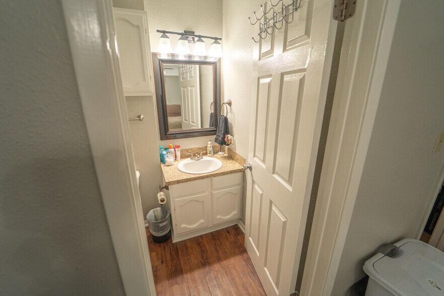 More Photos Of 2112-2114 E Airline Rd, Victoria Apartments For Sale