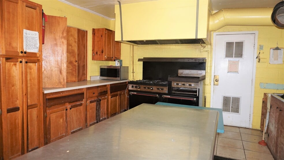 More Photos Of 2589 Tilson Rd, Decatur Religious Facility For Lease