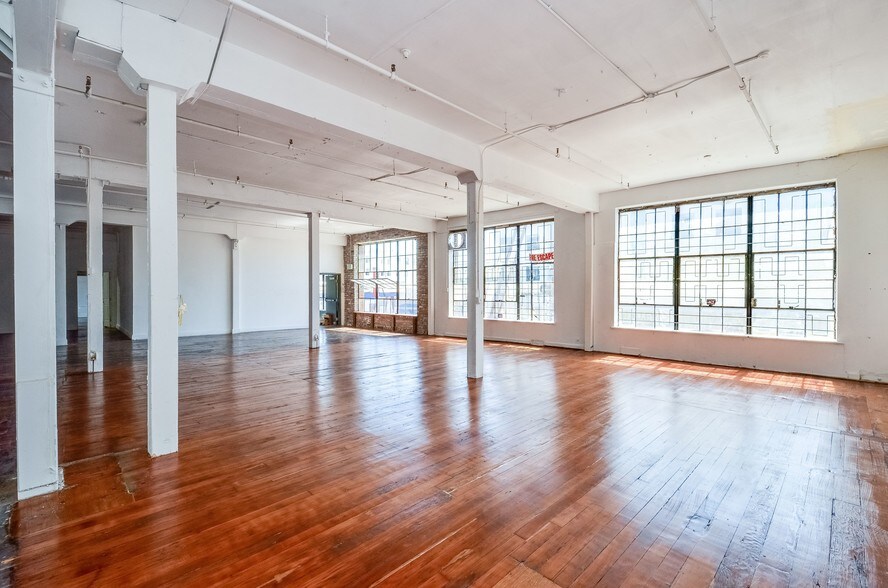 More Photos Of 937-939 S Maple Ave, Los Angeles Warehouse For Lease