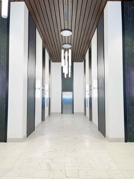 More Photos Of 2 20th St N, Birmingham Office For Lease