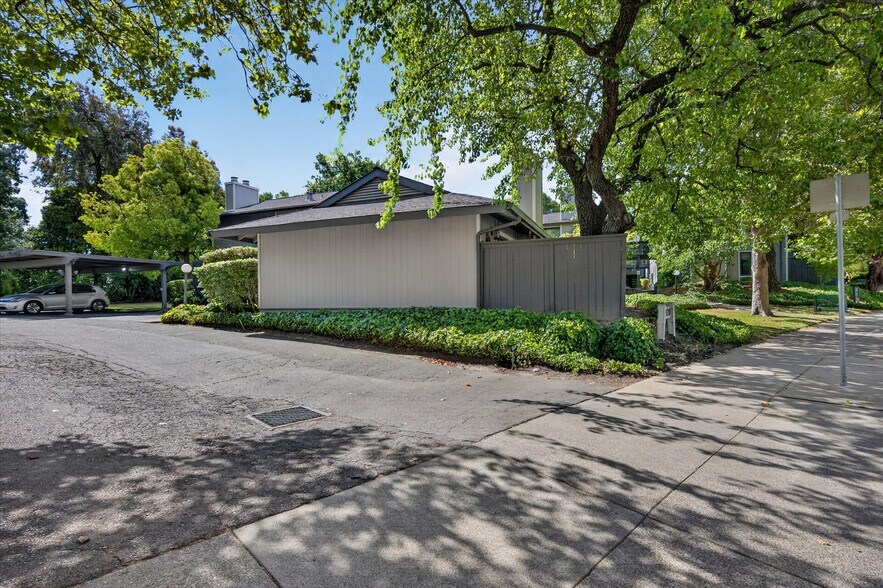 More Photos Of 1920 Camino Verde, Walnut Creek Apartments For Sale