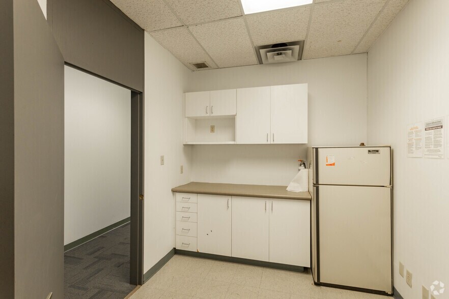 More Photos Of 1431-1527 Rebecca St, Oakville Unknown For Sale