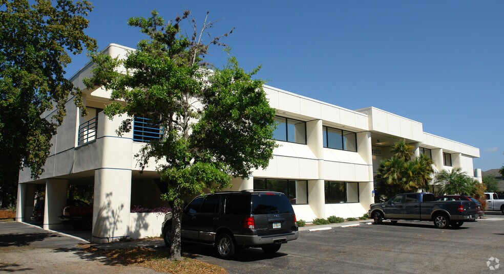More Photos Of 43 Barkley Cir, Fort Myers Medical For Lease