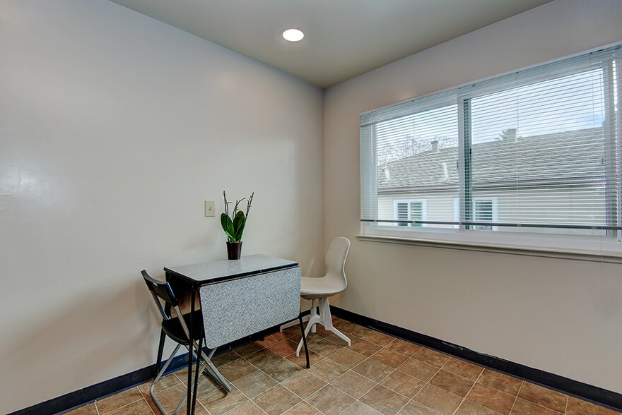 More Photos Of 365 Chiquita Ave, Mountain View Apartments For Sale