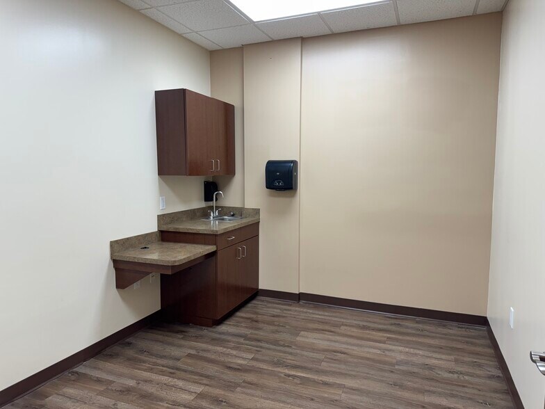 More Photos Of 4006-4012 N Florida Ave, Tampa Medical For Sale