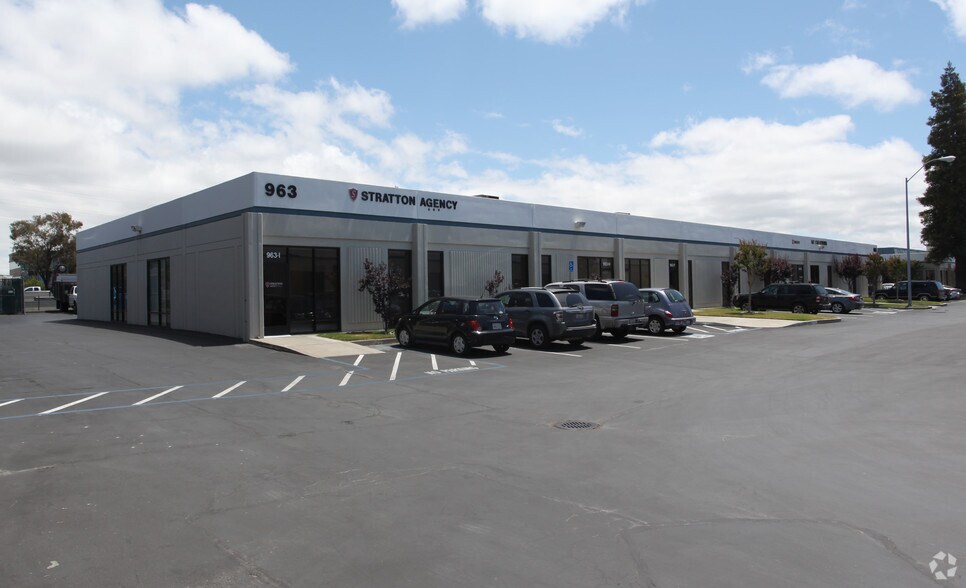 More Photos Of 963 Industrial Rd, San Carlos Research And Development For Lease