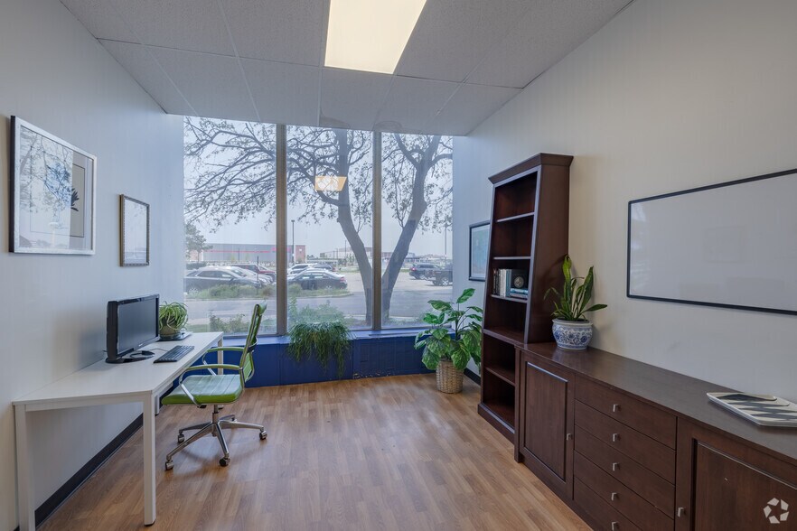 More Photos Of 15565 Northland Dr, Southfield Unknown For Sale