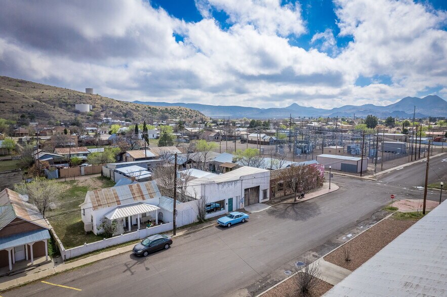 More Photos Of 206 W Murphy St, Alpine Specialty For Sale