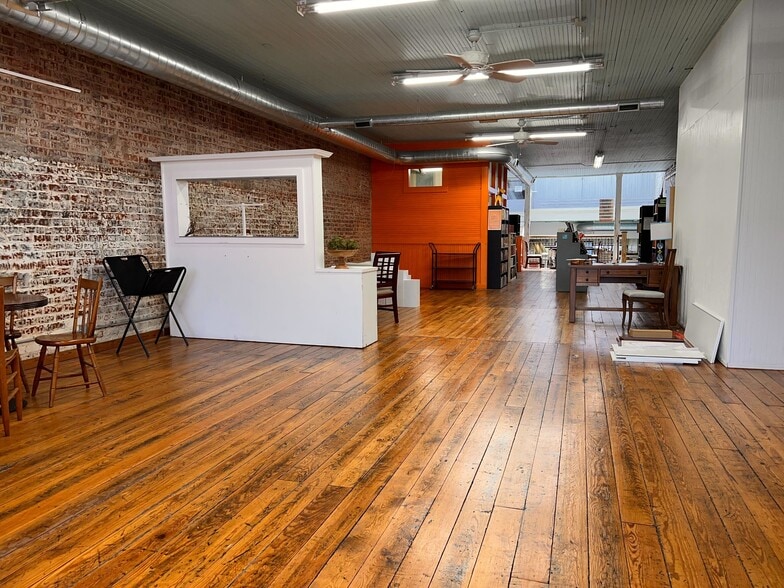More Photos Of 346 S Worth St, Burlington Office For Lease