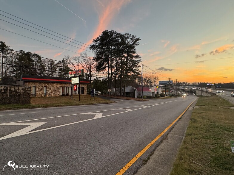 More Photos Of 6483 Peachtree Industrial Blvd, Atlanta General Retail For Sale