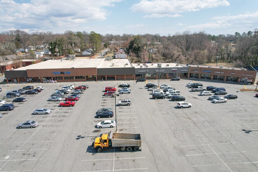 More Photos Of 1911-1937 Coliseum Blvd, Greensboro Storefront For Lease