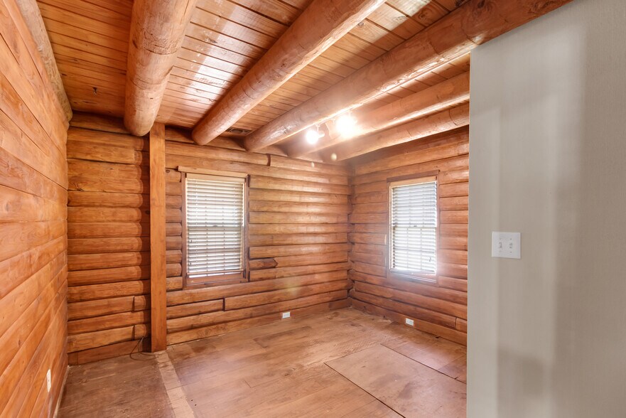 More Photos Of 100 Quest Ct, Keller Office For Sale