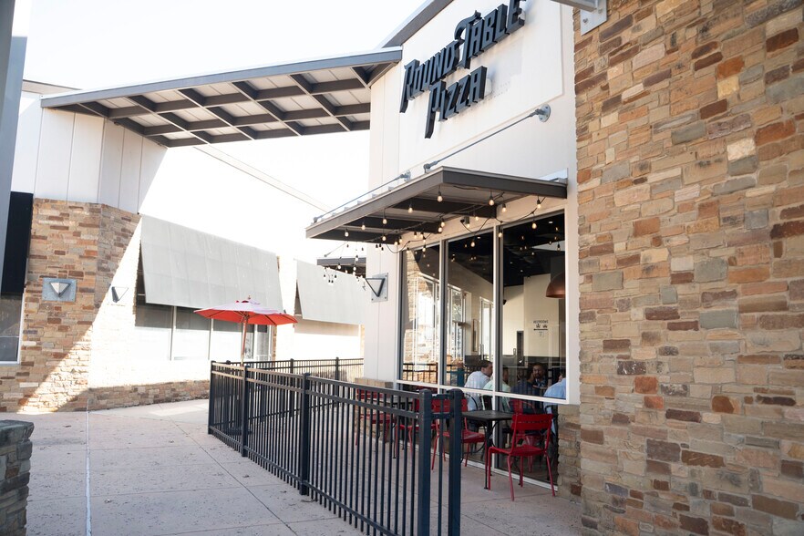 More Photos Of 842 NW Loop 410 Fwy, San Antonio Freestanding For Lease