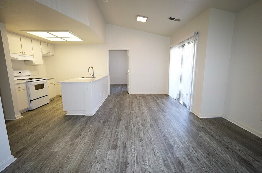 More Photos Of 6500 47th St, Sacramento Apartments For Sale