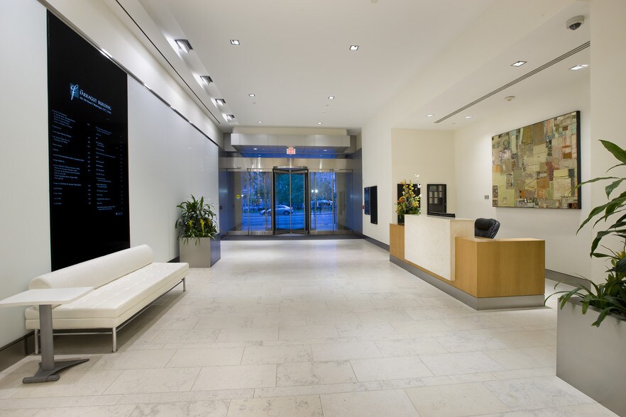 More Photos Of 900 17th St NW, Washington Office For Lease