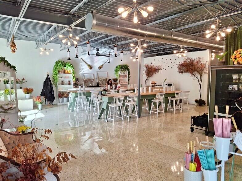 More Photos Of 1506 54th Ave N, Saint Petersburg Storefront Retail Office For Sale