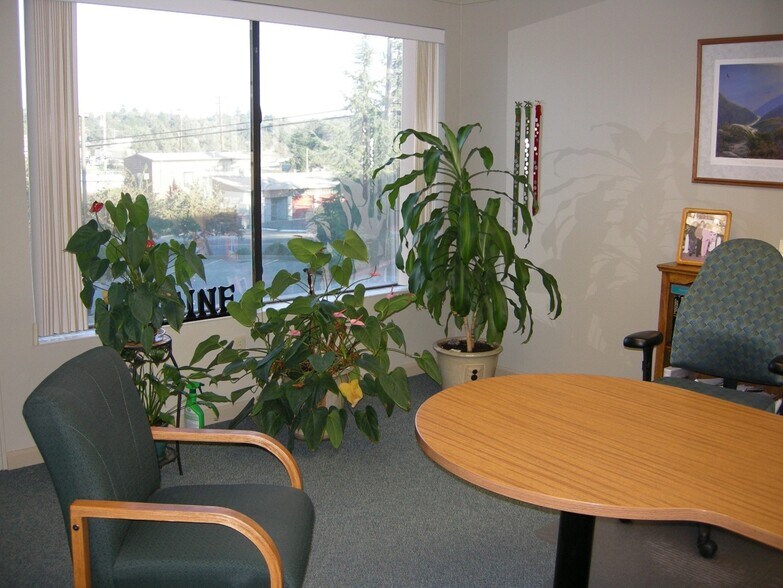 More Photos Of 11879 Kemper Rd, Auburn Office For Lease