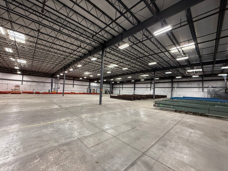 More Photos Of 111 Braley Rd, East Freetown Warehouse For Lease