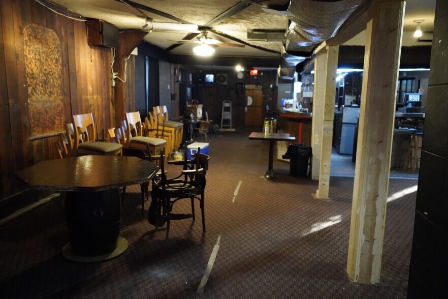 More Photos Of 5831 Ferry St, Niagara Falls Storefront Retail Residential For Sale