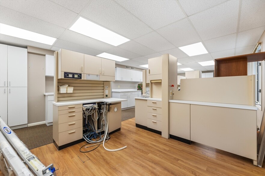 More Photos Of 11801 W Janesville Rd, Hales Corners Office For Sale