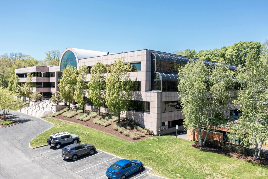 More Photos Of 465 Columbus Ave, Valhalla Medical For Lease