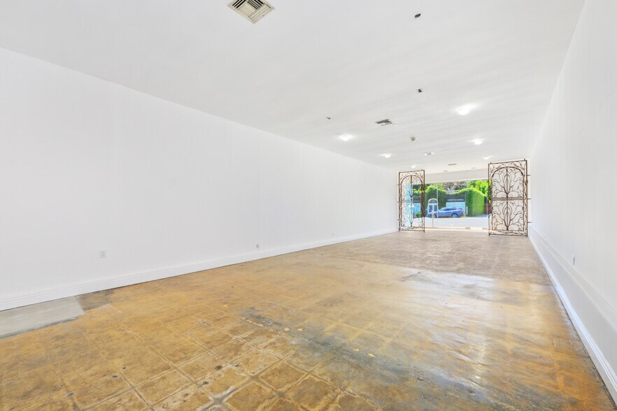 More Photos Of 926-928 N La Cienega Blvd, West Hollywood Storefront Retail Office For Lease