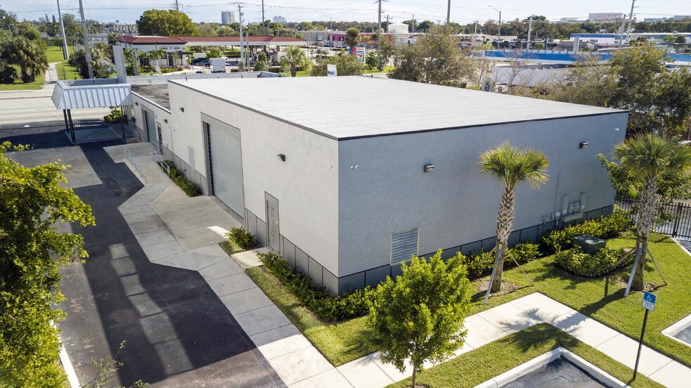 More Photos Of 1441 S Powerline Rd, Pompano Beach Auto Dealership For Lease