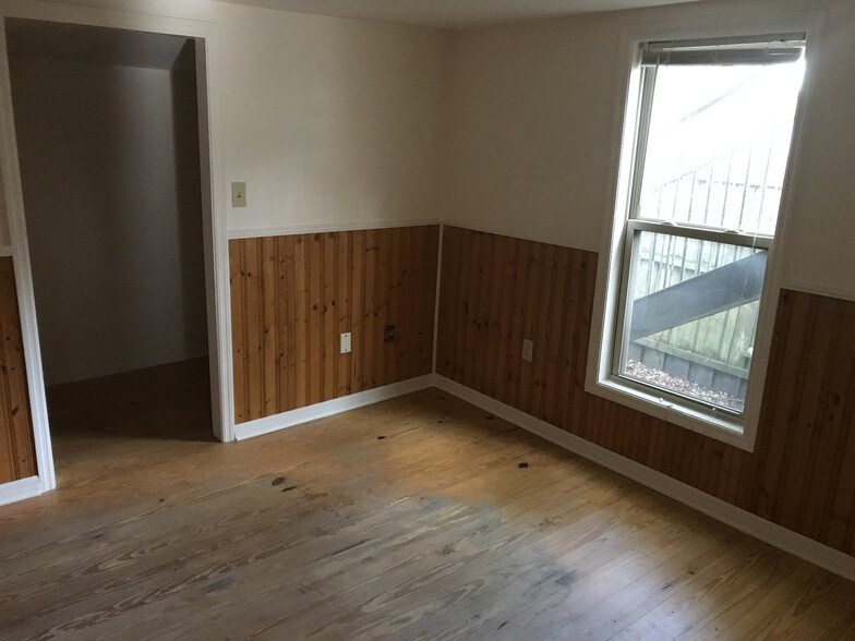 More Photos Of 12409 Curley St, San Antonio Loft Creative Space For Sale