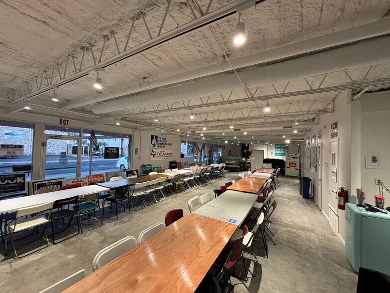 More Photos Of 601 E 53rd St, Austin Storefront Retail Office For Sale
