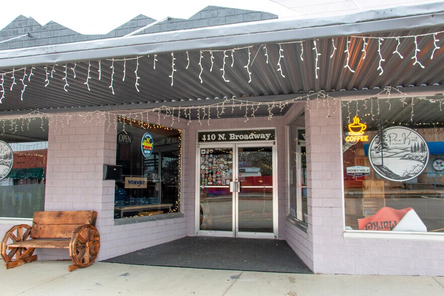 More Photos Of 110 N Broadway St, Broken Bow General Retail For Sale