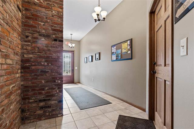 More Photos Of 217 8th Ave, Wellman Medical For Sale