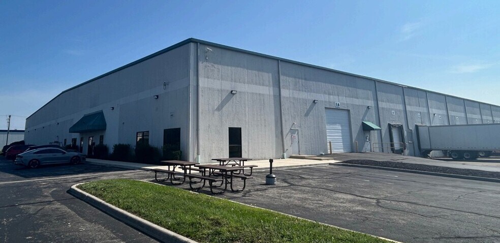 Primary Photo Of 2300 Rickenbacker Pky, Columbus Warehouse For Lease