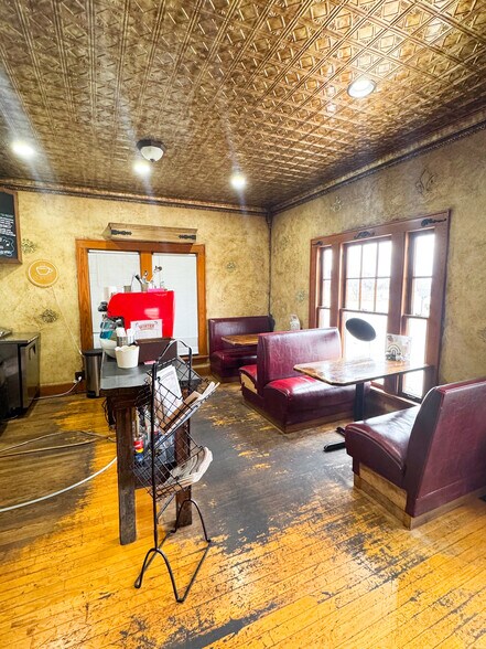 More Photos Of 319 Oklahoma Blvd, Alva Restaurant For Sale